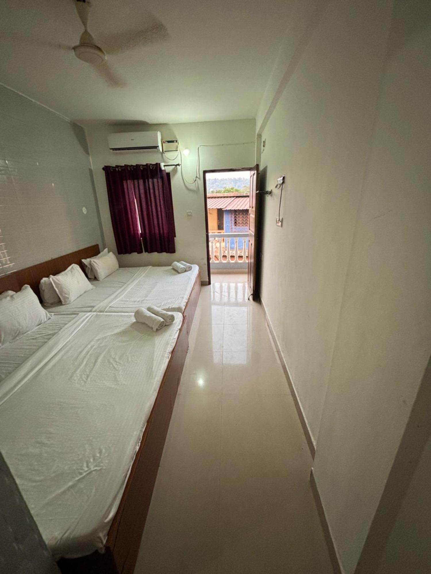 Mehar Rooms Baga Exterior foto