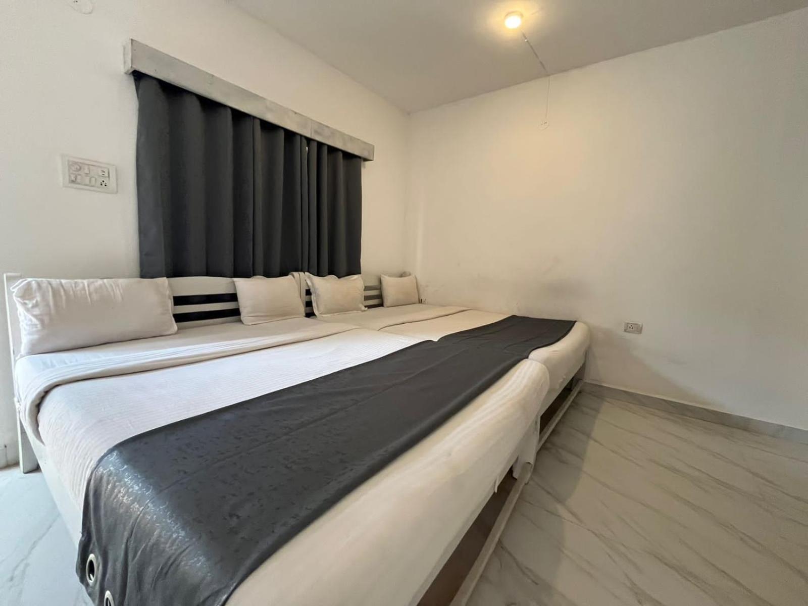 Mehar Rooms Baga Exterior foto